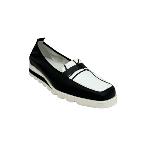 11224 St Tropez B W Loafer For Discount