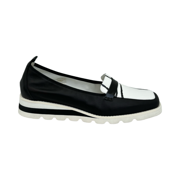 11224 St Tropez B W Loafer For Discount