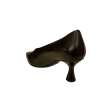 106000 Black Leather Sculpture Pump For Sale