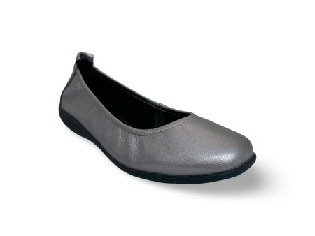 74801 Pewter Metallic Leather Flat Fashion